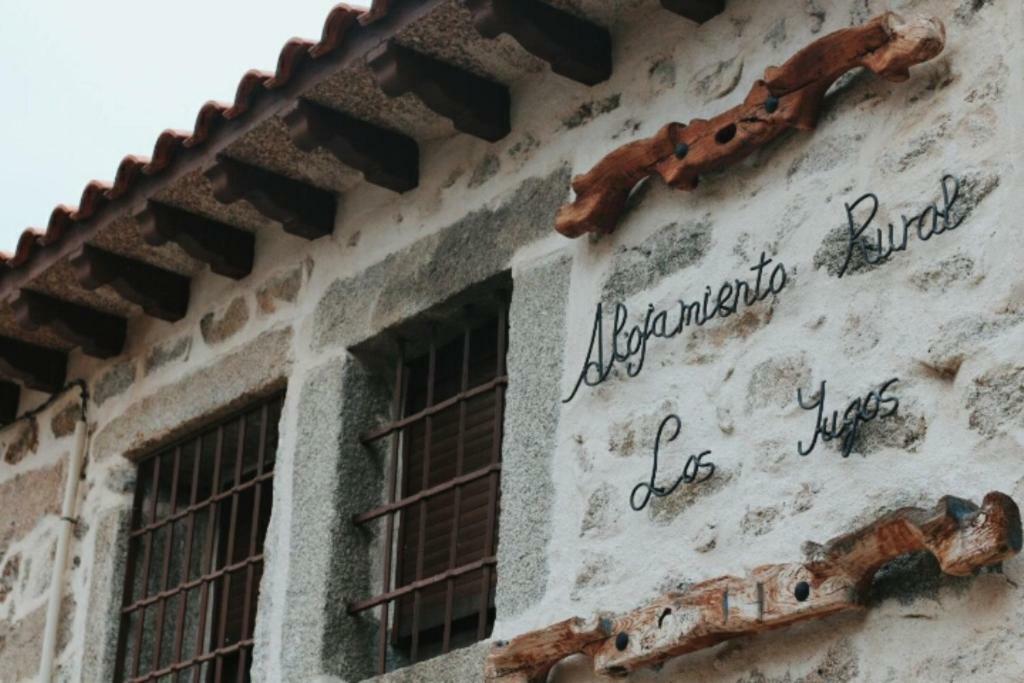 2 Yugos * Navaluenga